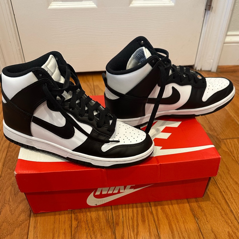 Nike Black and White (Panda) Dunk Hi Retro